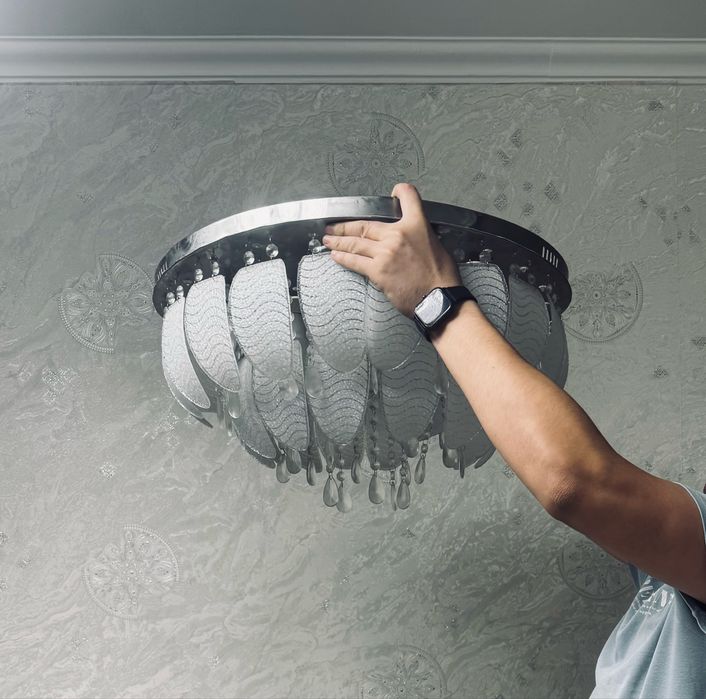 Люстра для зала б/у