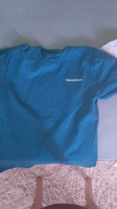 Продавам тениски "The Nord Face"