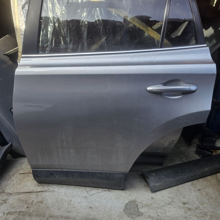 Задна лява врата RAV 4
