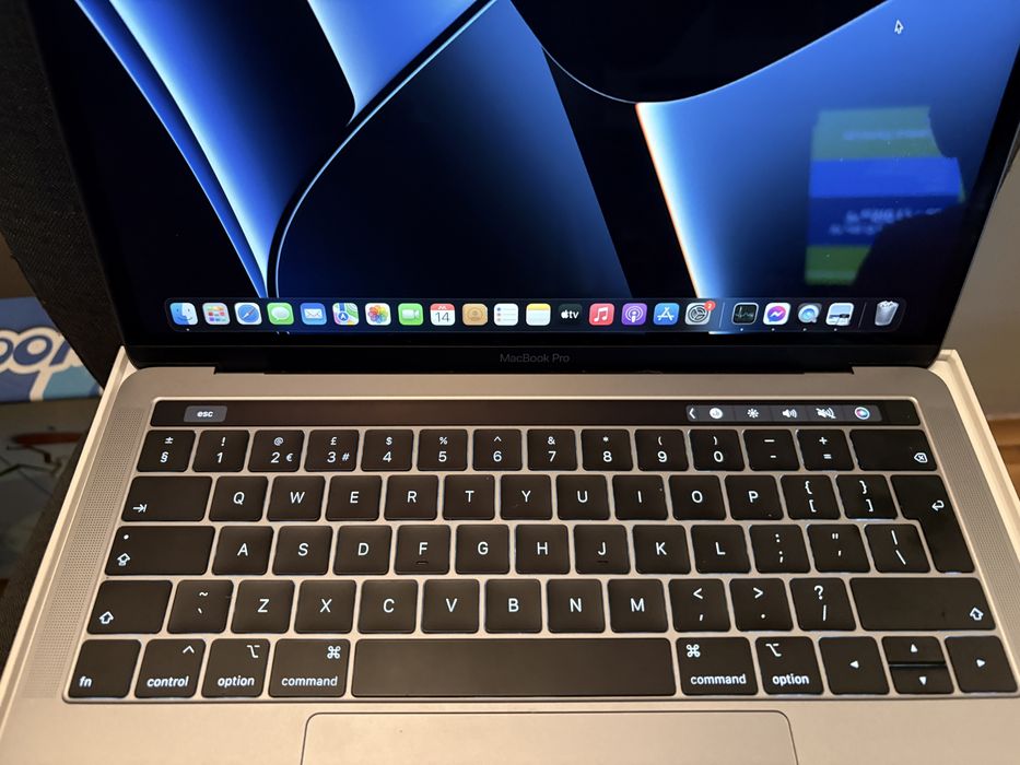 Macbook Pro 13 inch 2019