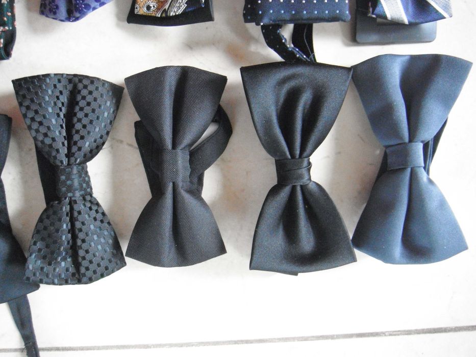 Папийонки, колани, тиранти, кърпички за сако