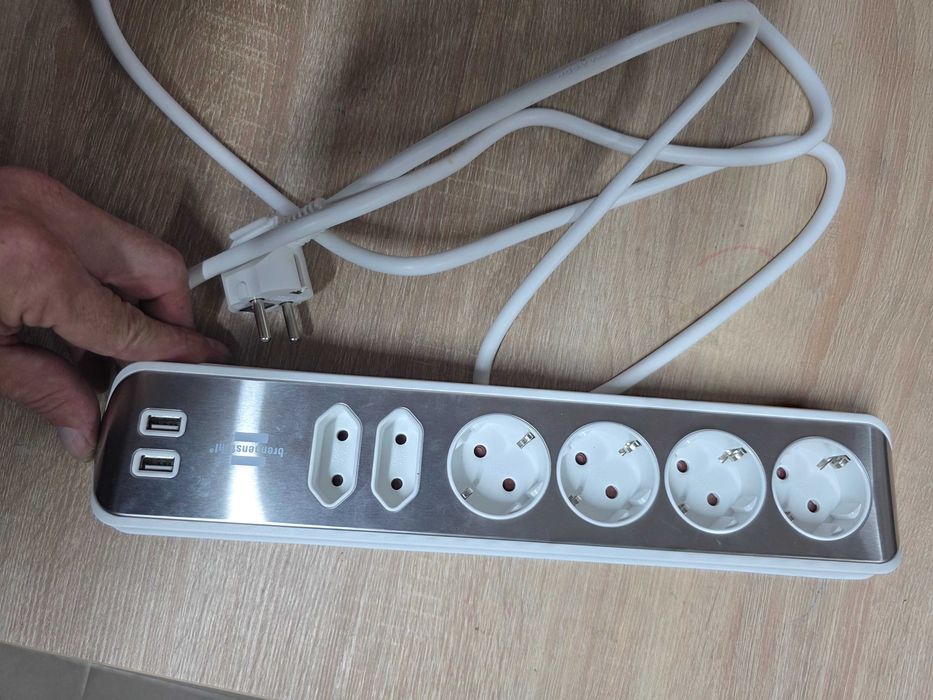 Prelungitor pentru perete/colt Brennenstuhl Estilo 6 prize, 2 USB, 3.1 A, 2m