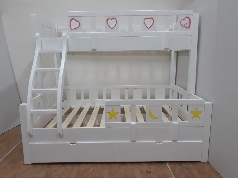 TRANSPORT GRATUIT.Pat etajat din lemn masiv cod 3212