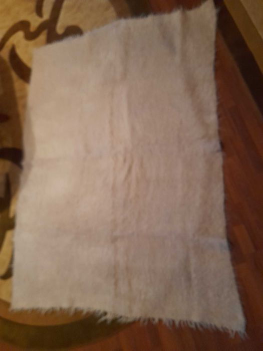 Vand 3 buc. cergi culoare alba din lana naturala