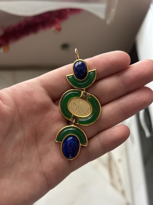 Медальон на Dior