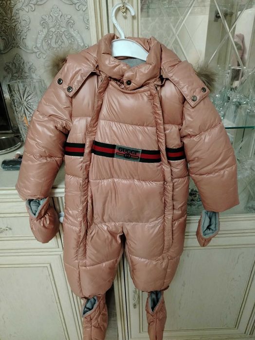 Продам детские комбинезоны