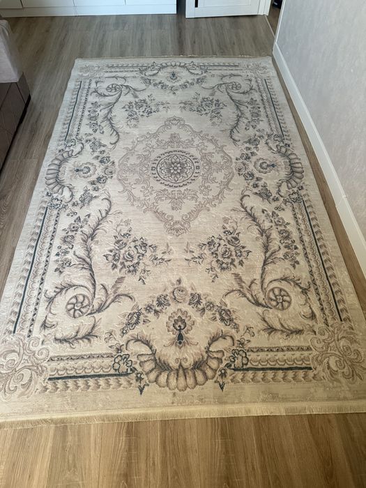 Продам ковёр 2*3 м