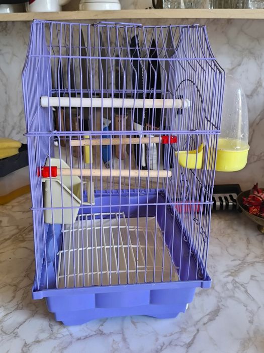 Colivie cu dimensiuni reduse pentru pasari