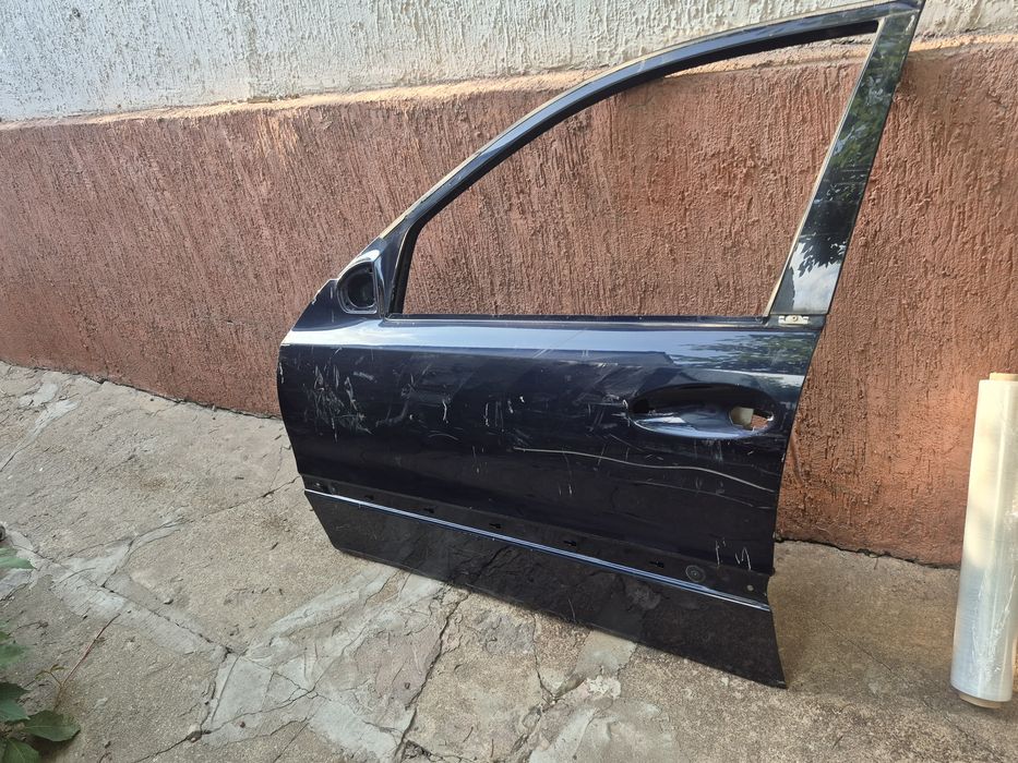 Дверь передняя левая Mercedes W211