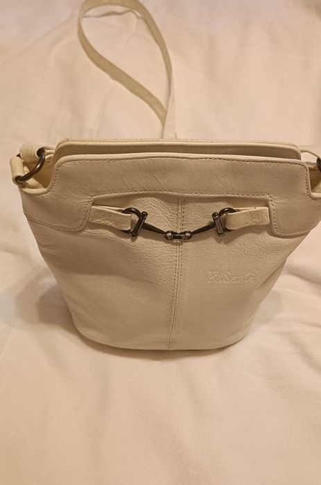 Geanta de umăr din piele de  culoarea crem