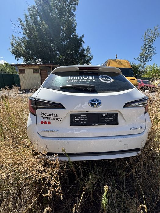 Toyota Corolla 1.8 hybrid на части!