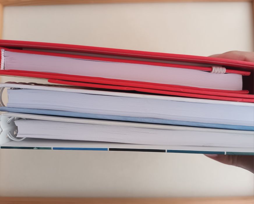 НОВ комплект от 3 бележника и химикал, Спиди/лично предаване