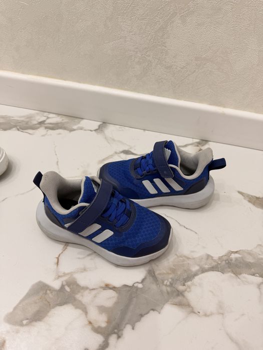 Adidas кроссовки размер 28