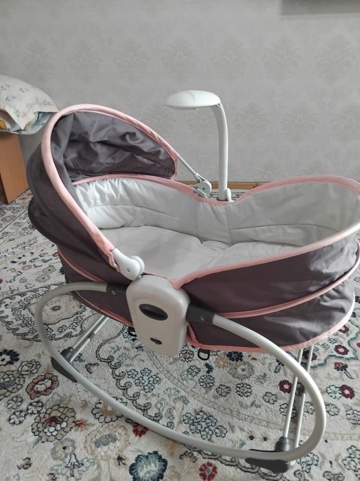 Продам кроватка качалка