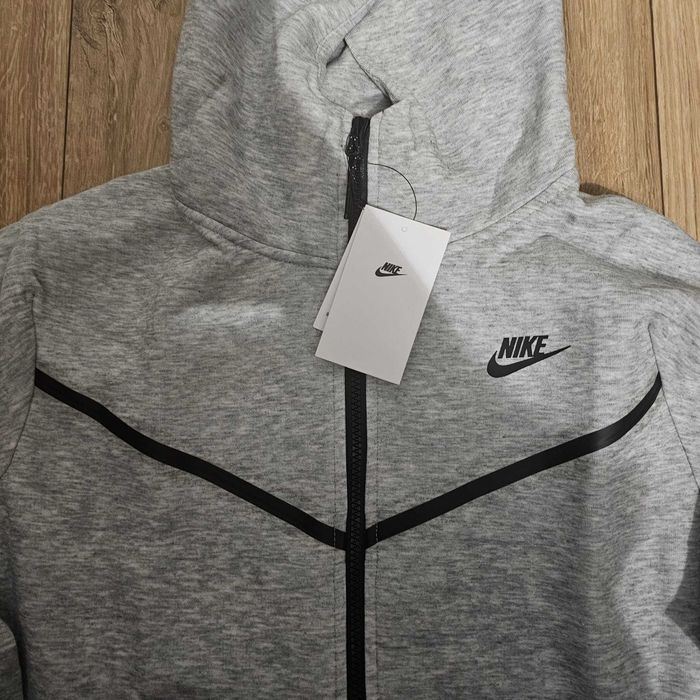 Vand Hanorac / Bluza Nike Tech Fleece Marimea XL fit L