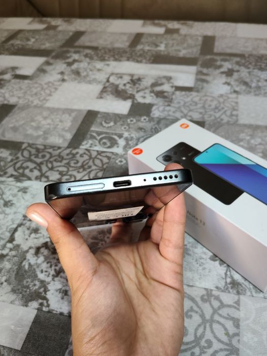 Redmi Note 13 8/256 с коробкой и документам в хорошем состоянии и