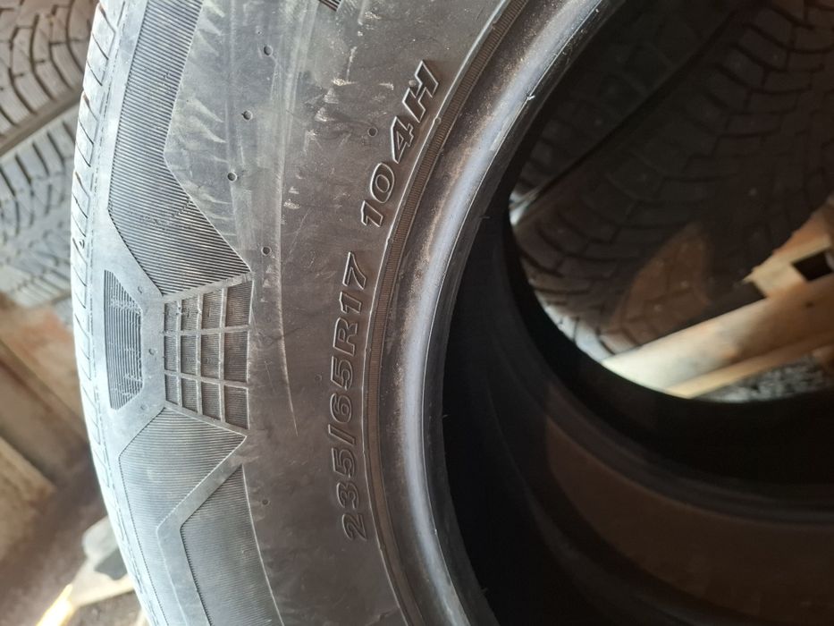 Продам летнию резину.
