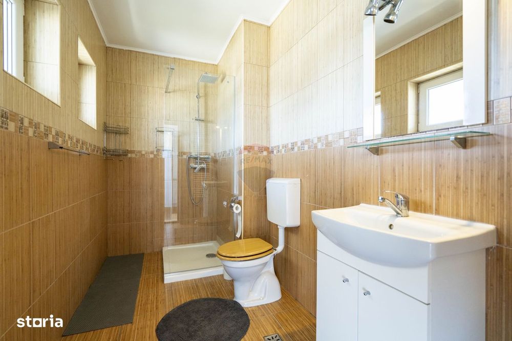 De vânzare casă cu 6 camere in Santandrei