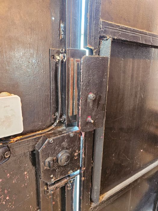 Продам ВОРОТА железные