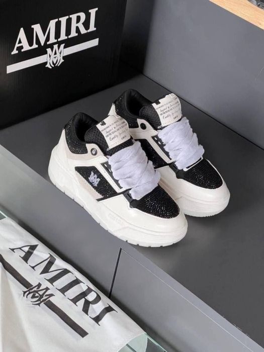Adidași Amiri Dama!