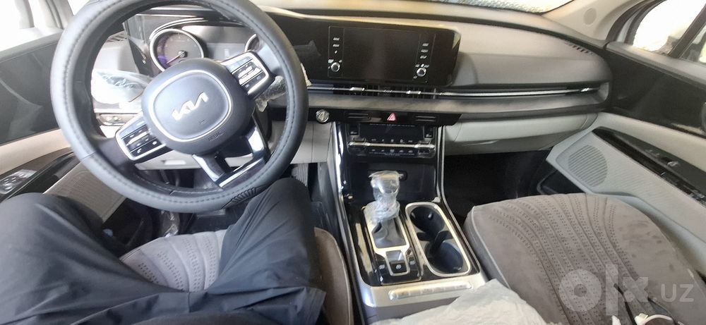 KIA CARNIVAL срочна сотилади