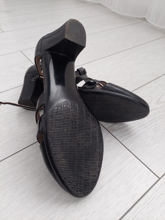 Sandale cu toc Negre NOI