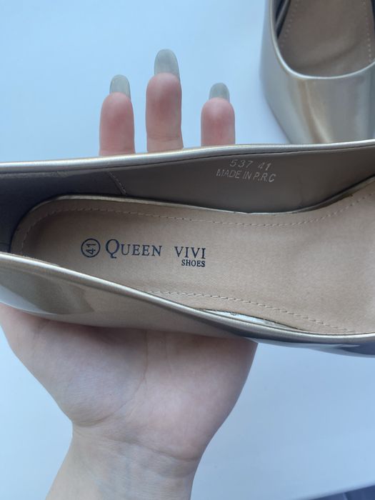 Продам туфли лодочки на шпильке