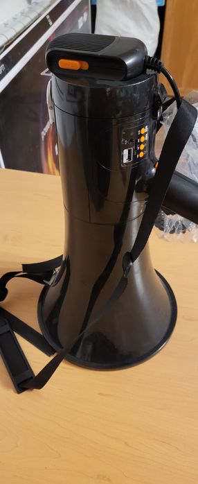 Громкоговоритель чёрный