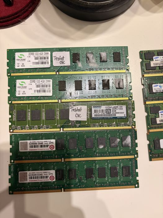 Vand placute de memorie RAM DDR3 8 gb , 4 gb si 2 bg