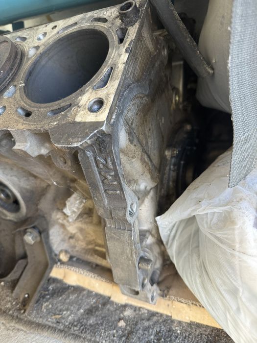 Продам блок на камри 35