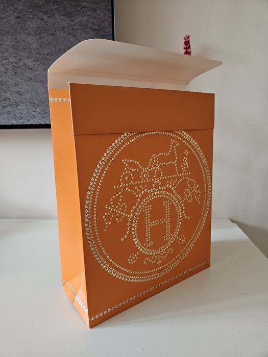 Подаръка кутийка, нова. 24х32х10 см