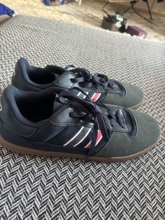 Продам футзалки 43 размер