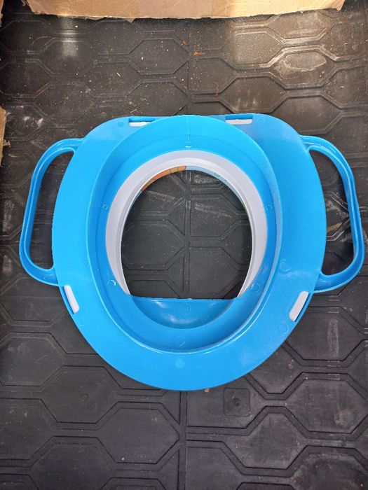 Детское сиденье на унитаз