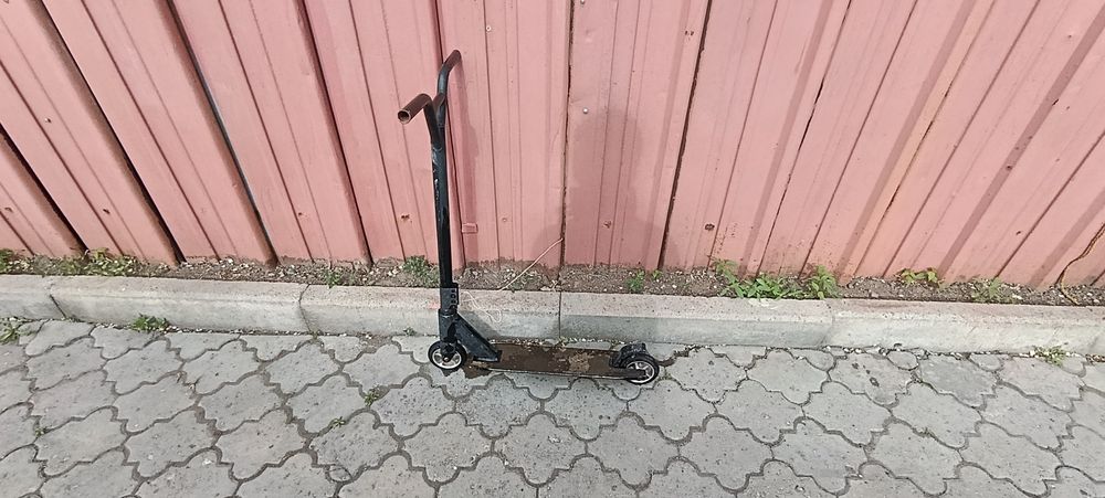 продам трюковой самокат.Ручки руля потерял