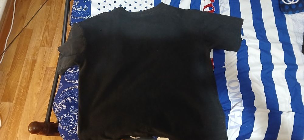 Продам футболку без бренда