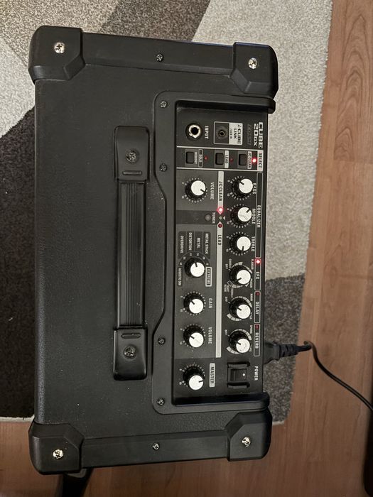 Roland Cube 20GX комбик, усилитель