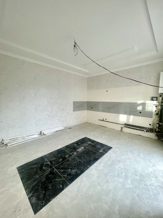 Yengi qurilgan xovli sotiladi Pobeda maxallasi da 3,4 sotix 6 ta xona