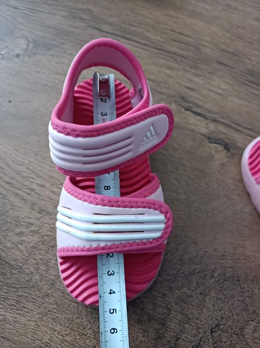 Детски сандали и маратонки Adidas за момиче