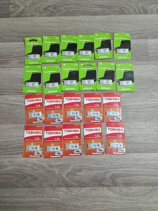 Флешки новые 64/128гб