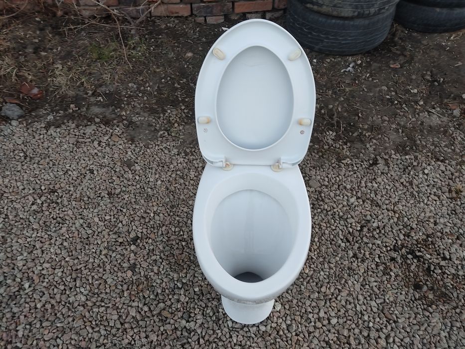 Унитаз без бочка.