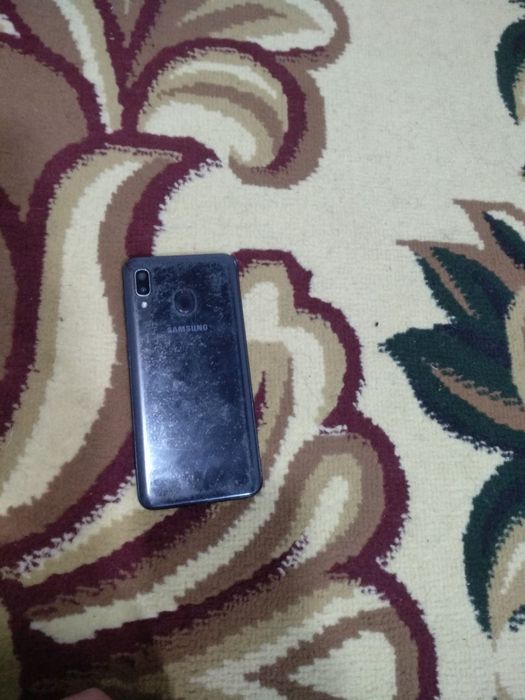 Samsung galaxy a 20 sotiladi