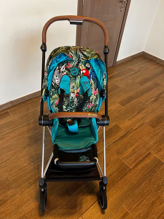 Бебешка количка и стол за кола Cybex Dj Khaled