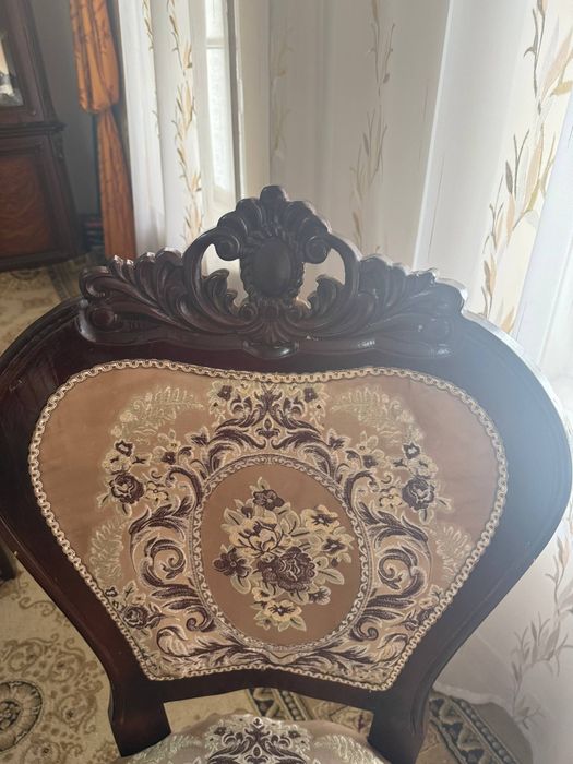 Yongʻoqdan sifatiga javob 10 tali stol stul sotiladi...