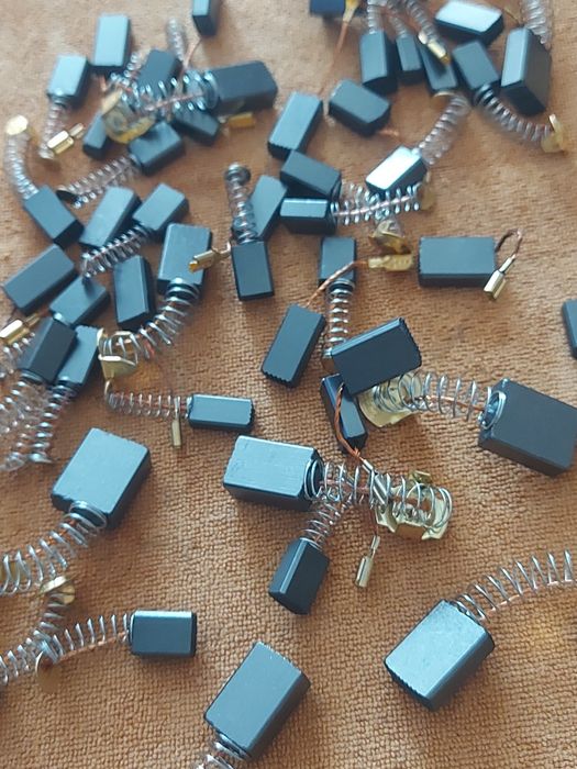 Продам щетки для электроинструмента  разные