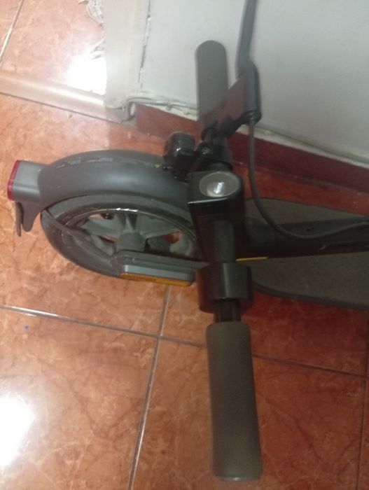 Vând trotineta electrica Xiaomi