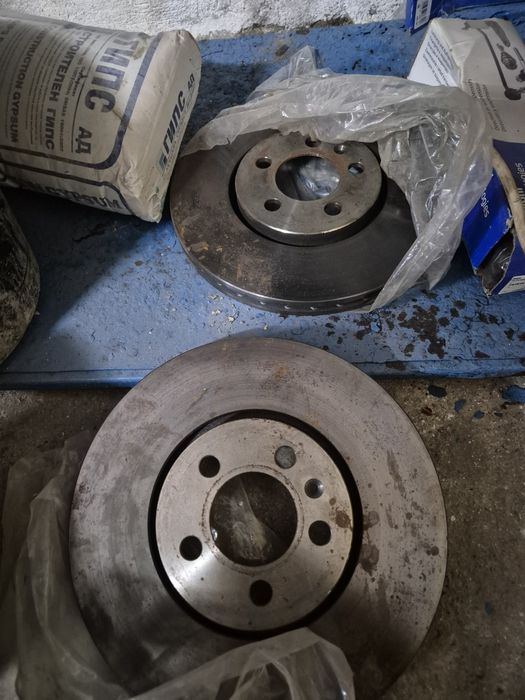 Спирачни дискове предни за Ауди А3