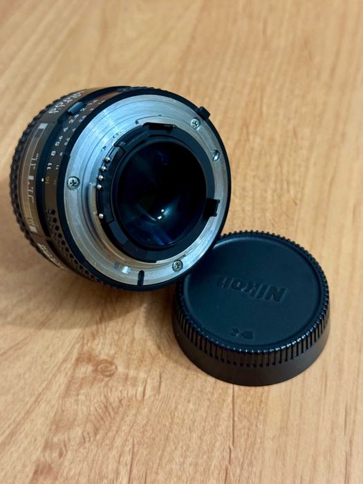 Обективи NIkon Nikkor AF 50mm f1.4 D + Nikkor 85mm f/1.8D