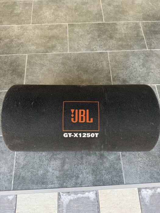 Vând subwoofer JBL 1250W cu amplificator – bass excelent