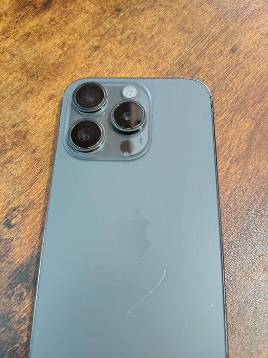 Vand iphone 15 pro 256