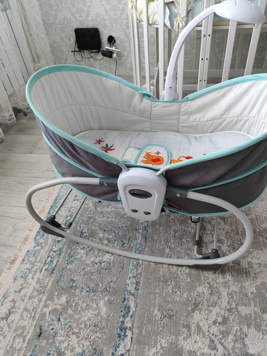 Продам шезлонг новый